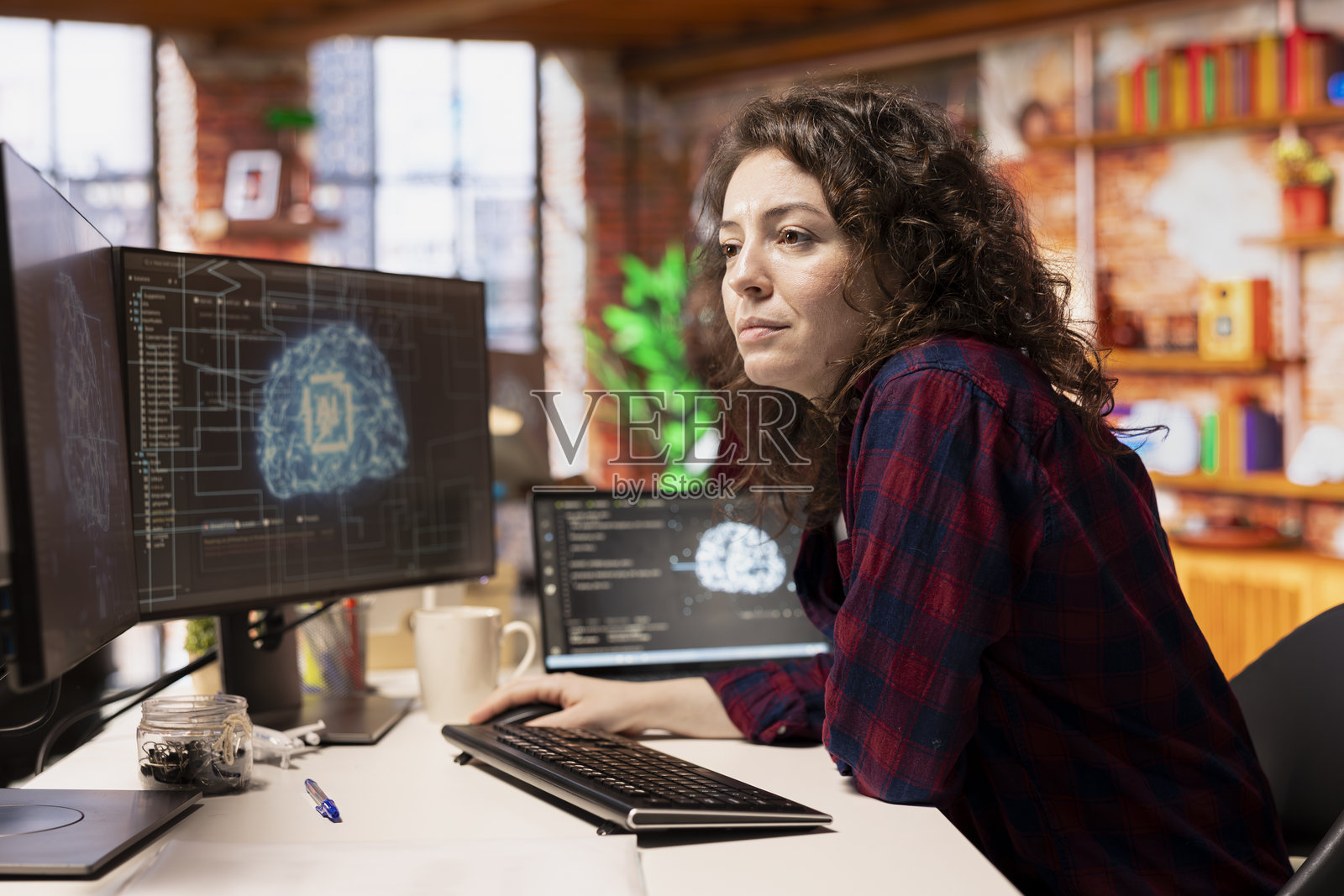 IT工作人员使用人工智能技术照片摄影图片