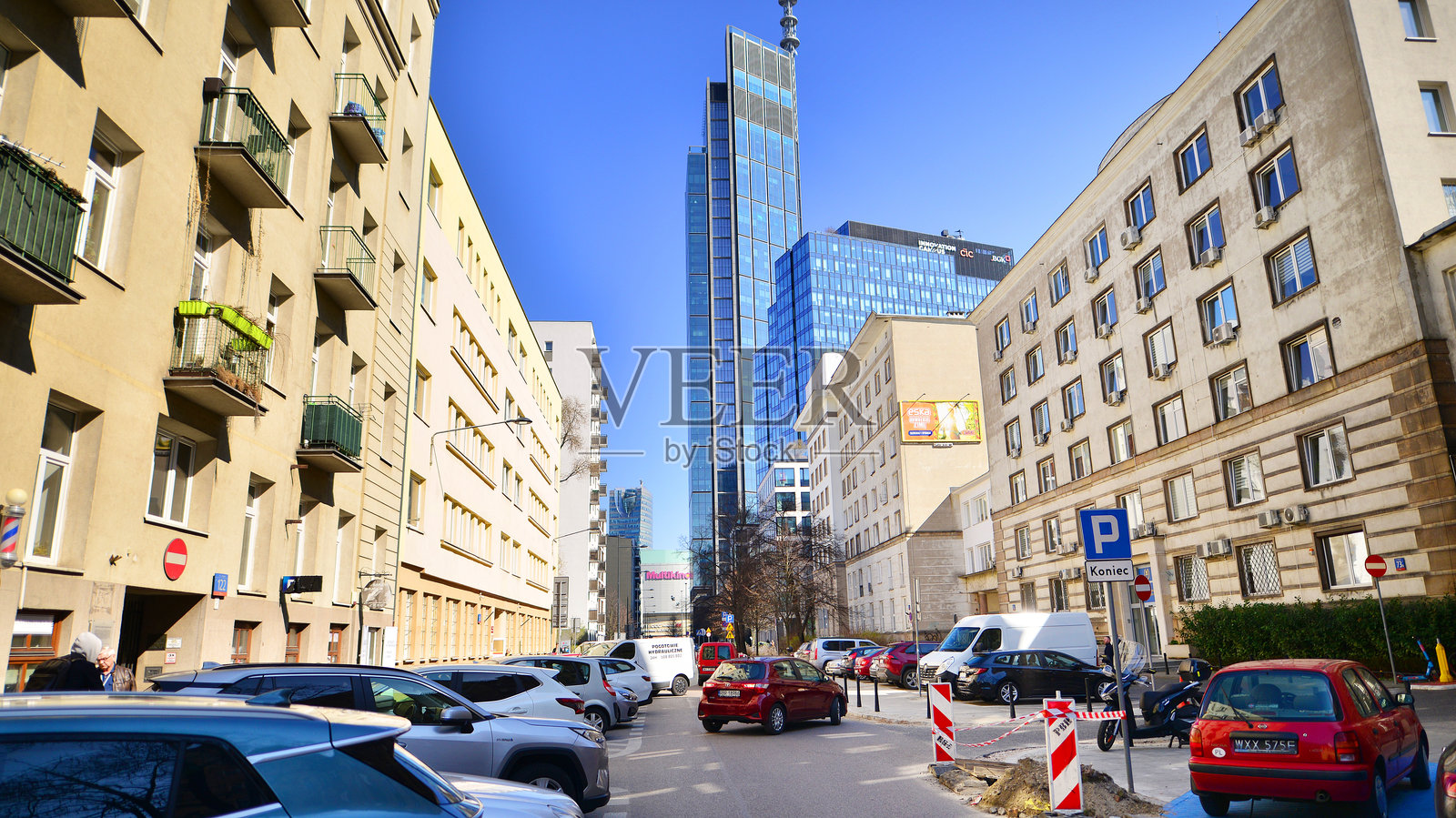 沃拉区现代建筑的城市景观。照片摄影图片