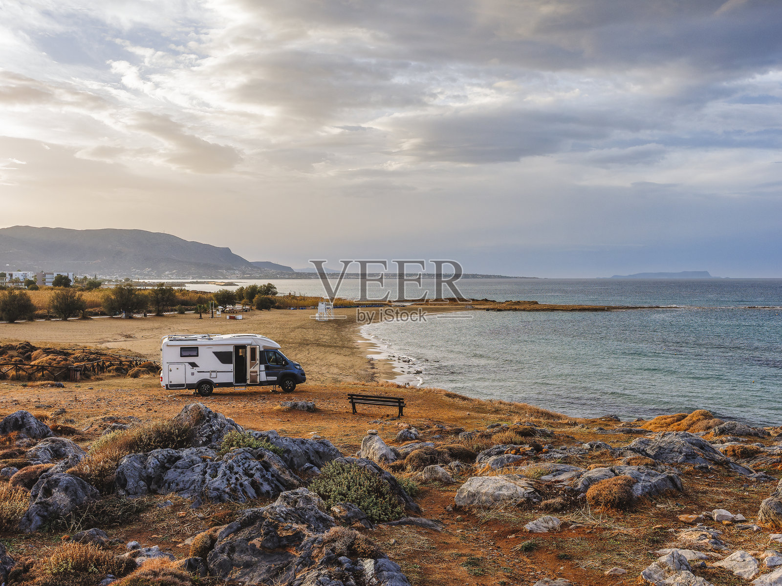 希腊马利亚宁静的海岸露营体验照片摄影图片