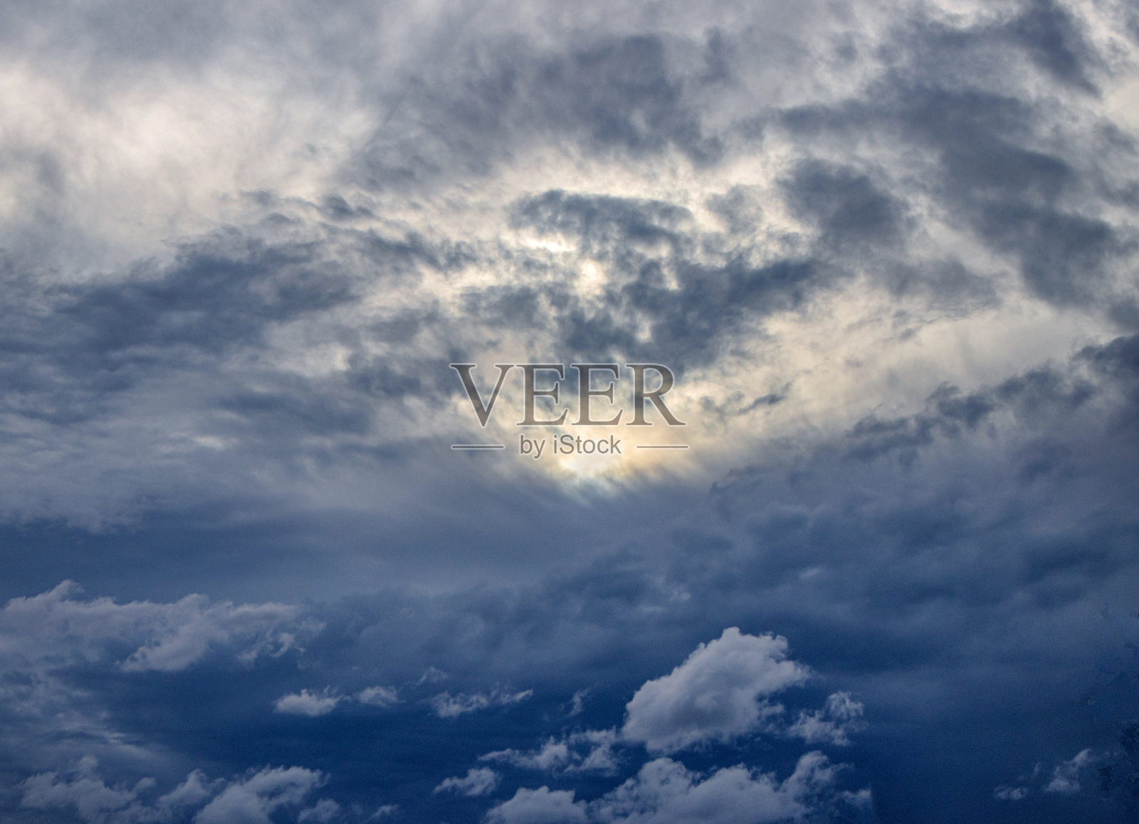 天空中的暴风云照片摄影图片