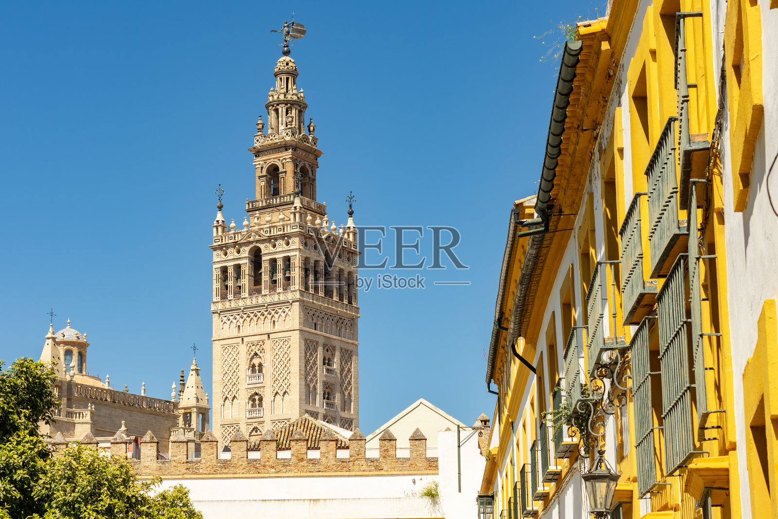 西班牙塞维利亚大教堂的吉拉尔达塔照片摄影图片