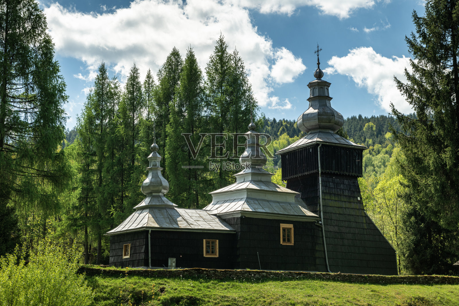 波兰查尔纳的圣德梅特里乌斯希腊天主教堂照片摄影图片