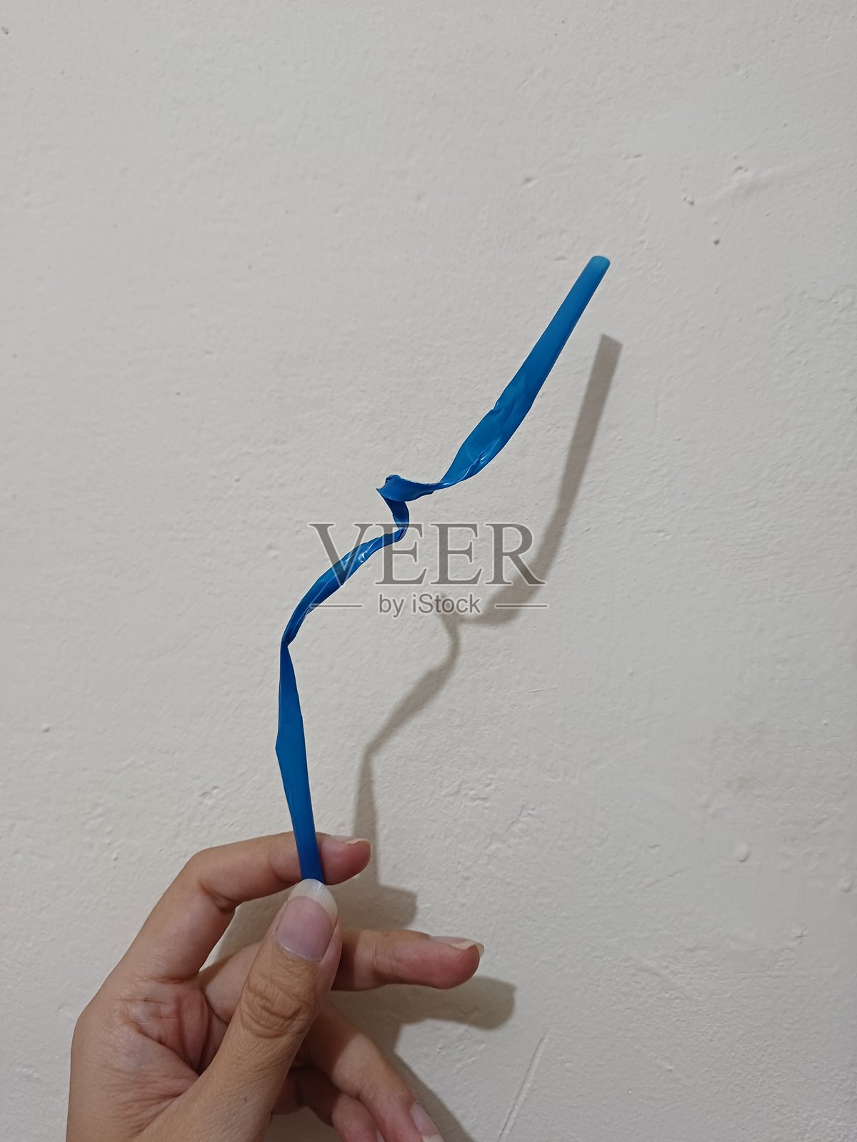 使用过的塑料吸管照片摄影图片