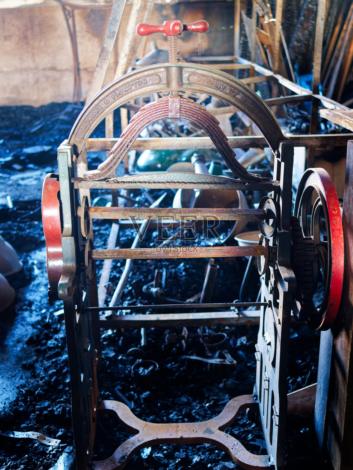 农业谷仓火灾损毁照片摄影图片