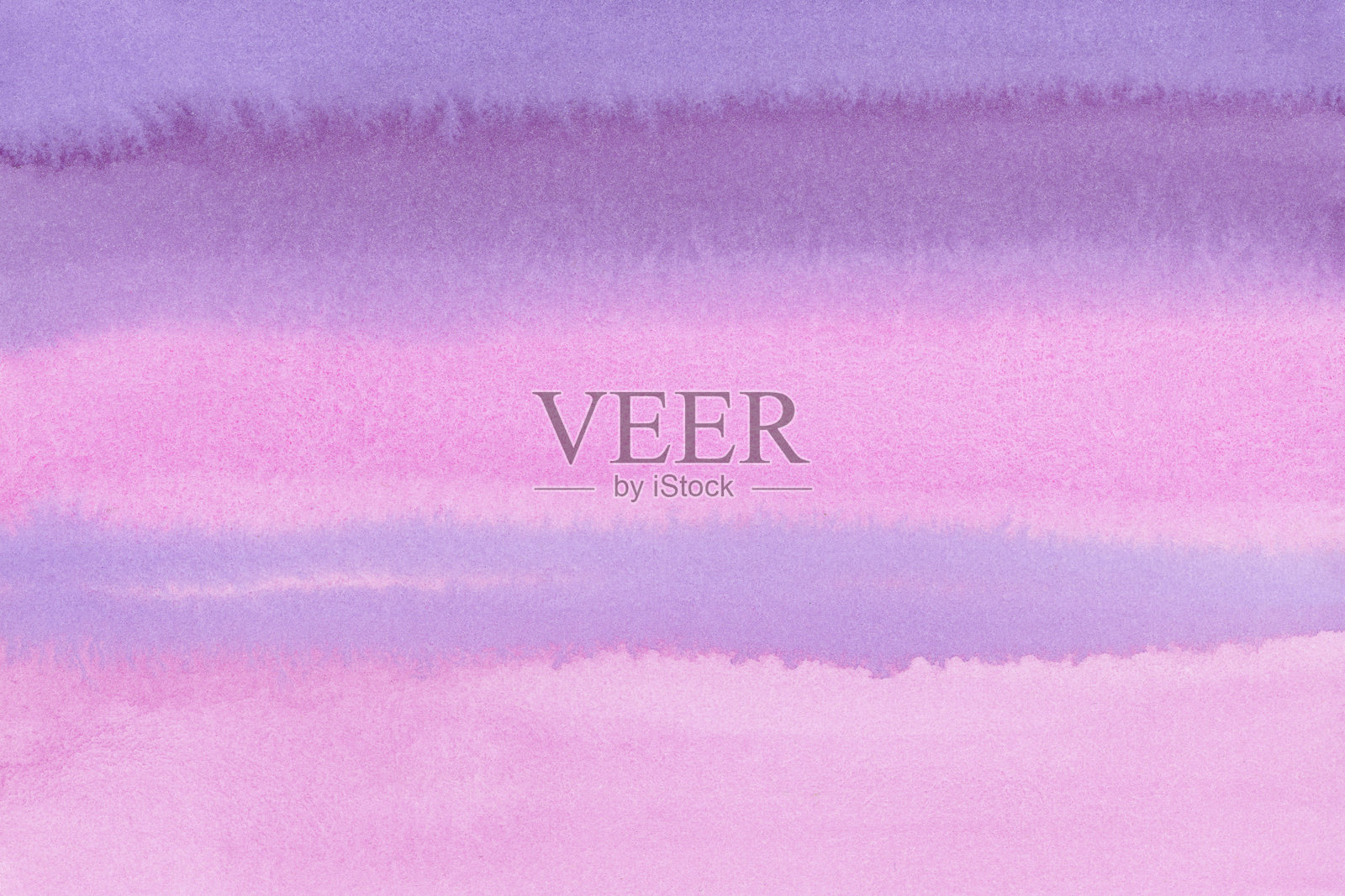 紫色水彩画中的雾蒙蒙的清晨风景照片摄影图片