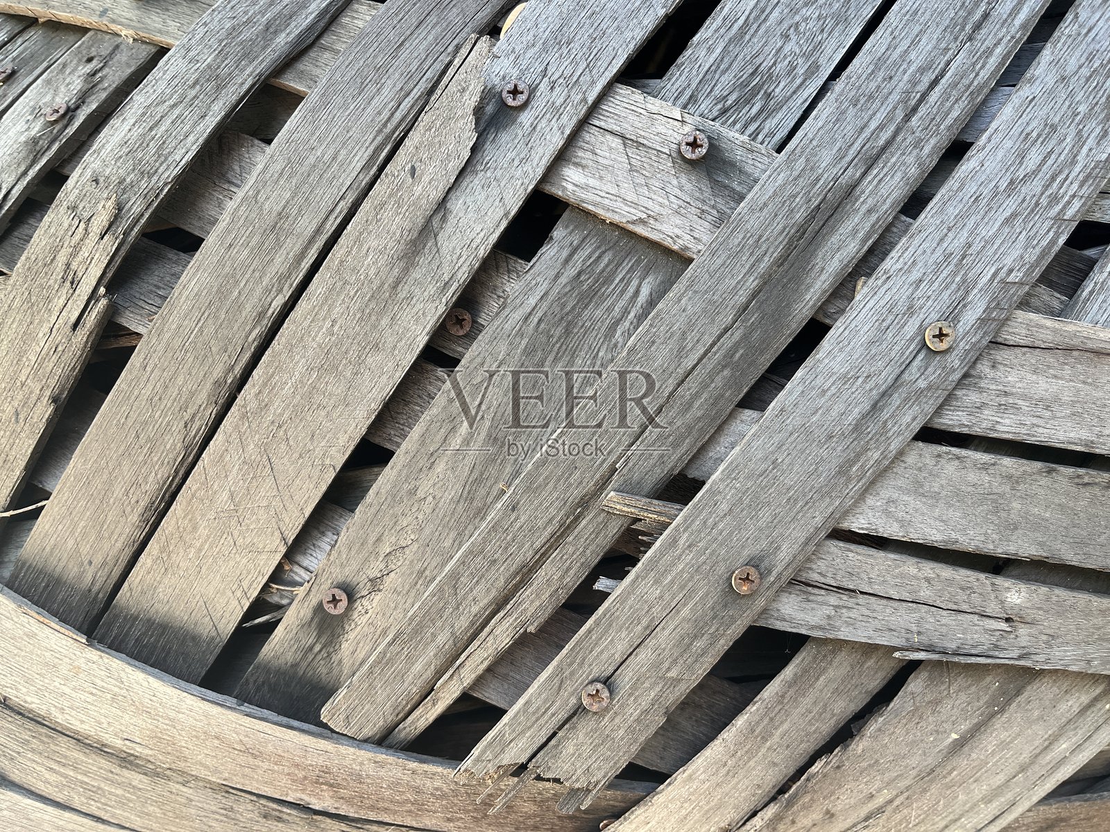 木材和钉子作为加固材料的艺术照片摄影图片