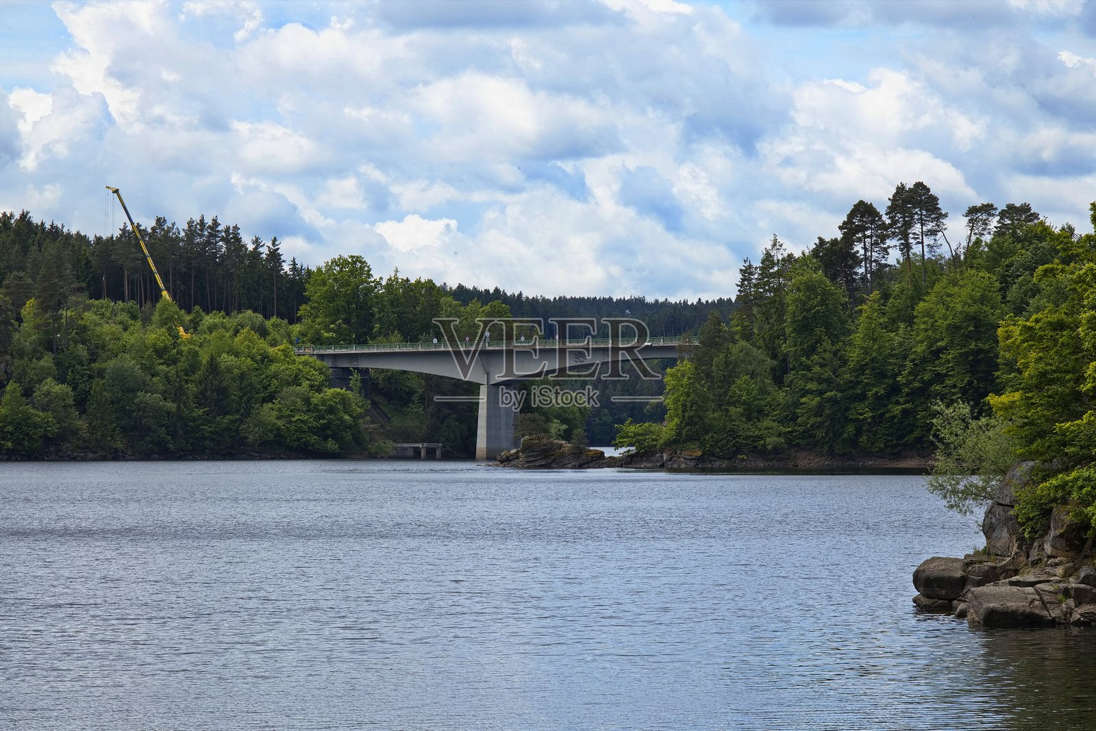 奥地利下奥地利州奥滕施泰因水库的公路桥建设工地，欧洲照片摄影图片