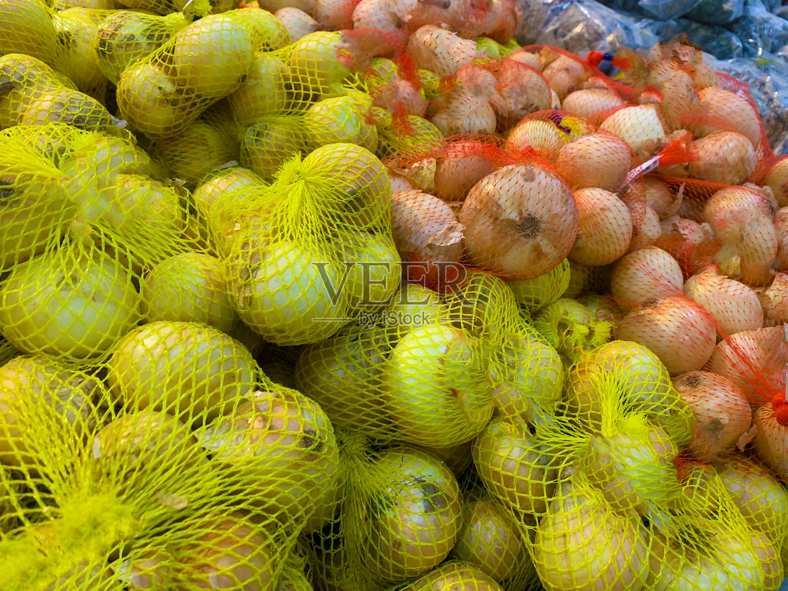 市场上的白洋葱照片摄影图片