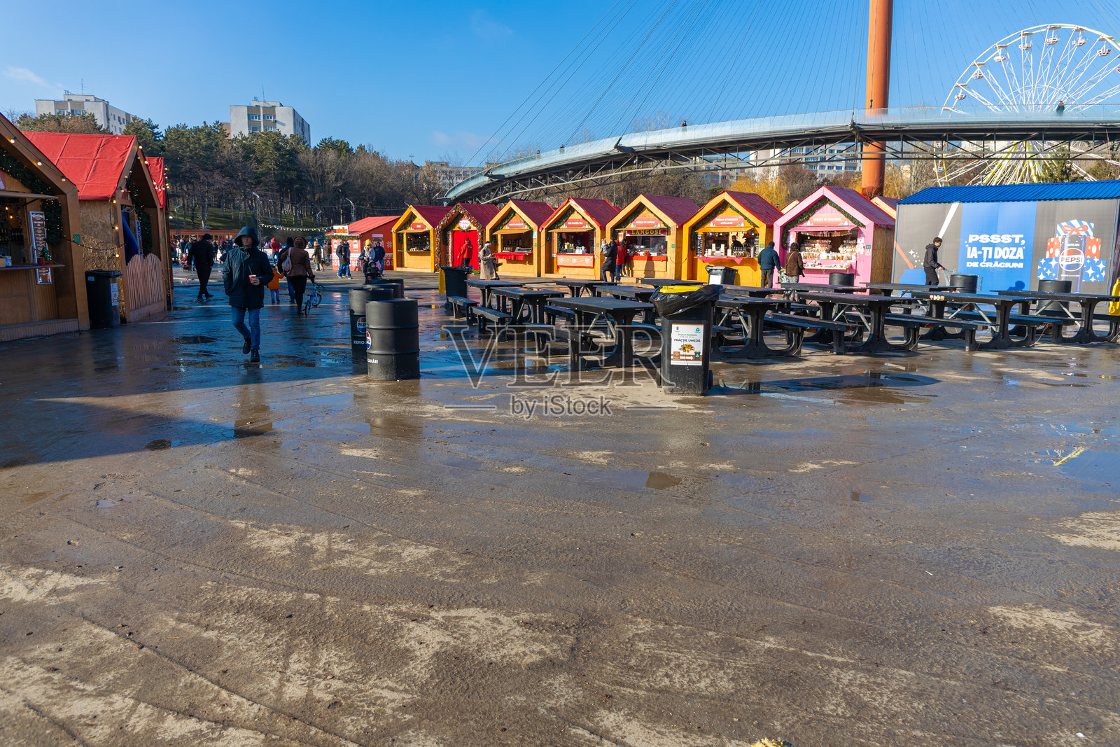 罗马尼亚。德鲁穆尔·塔贝雷公园的圣诞市场照片摄影图片