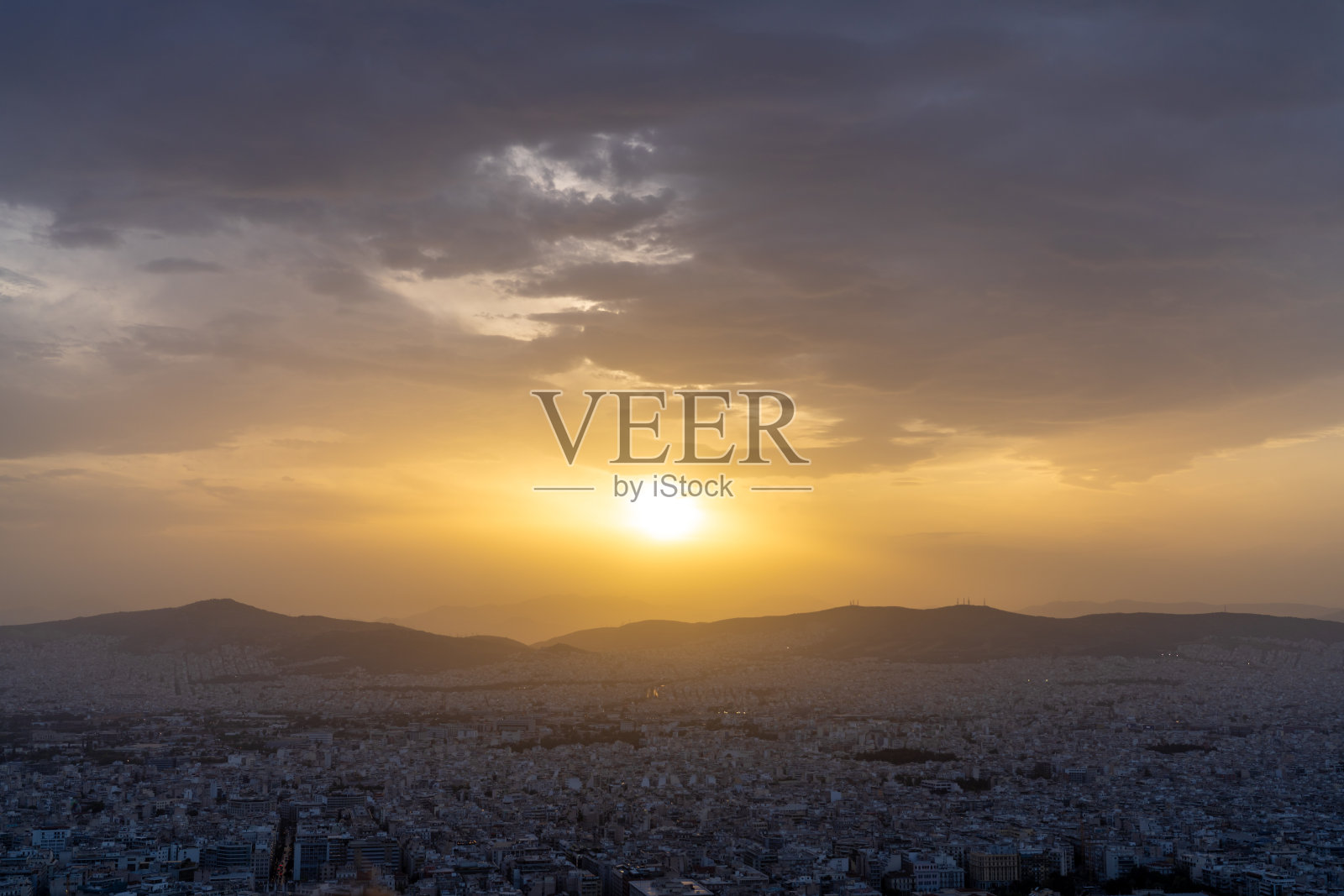 从利卡贝特斯山俯瞰雅典希腊的日落景色照片摄影图片