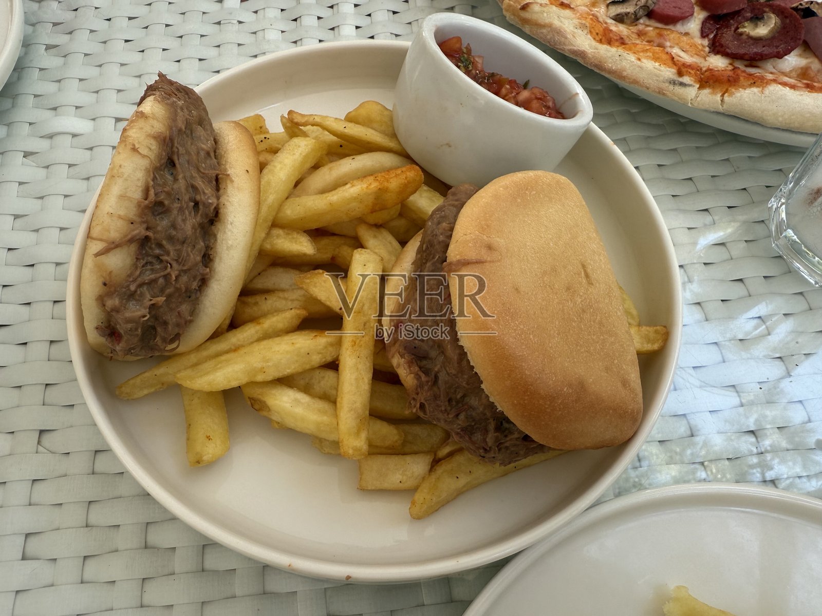 亚洲风味的肉酱包子三明治照片摄影图片