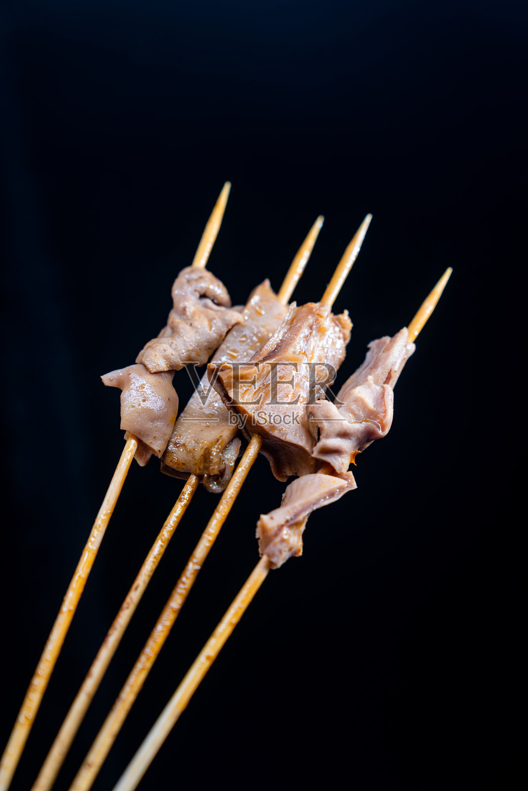 新鲜酥脆的乡村猪肉肚串烧照片摄影图片