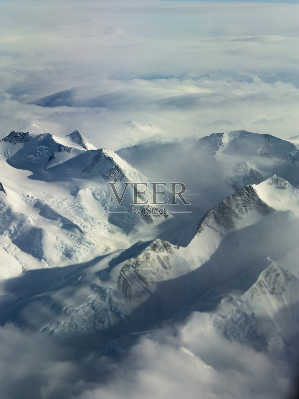 雪山和山脊照片摄影图片