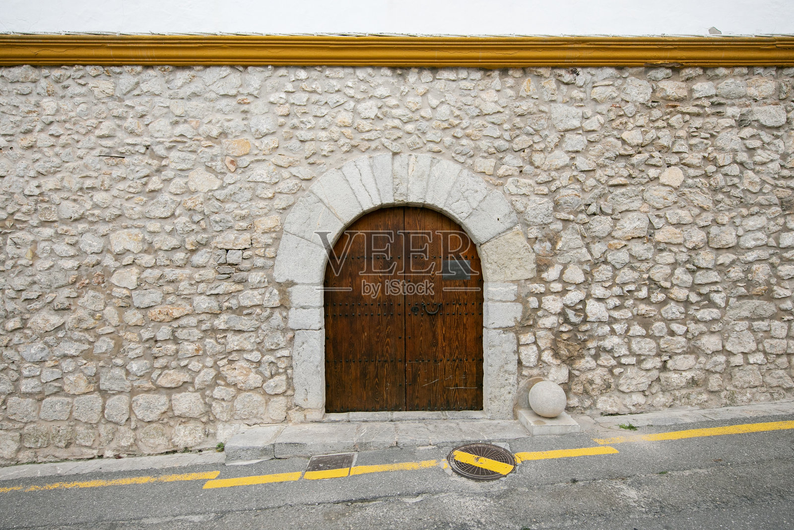 西班牙伊比萨岛的达尔特维拉古老城墙堡垒的街道和景观，联合国教科文组织世界遗产。照片摄影图片