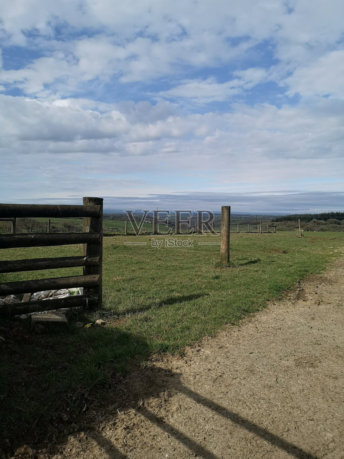 农业田野上的风景照片摄影图片