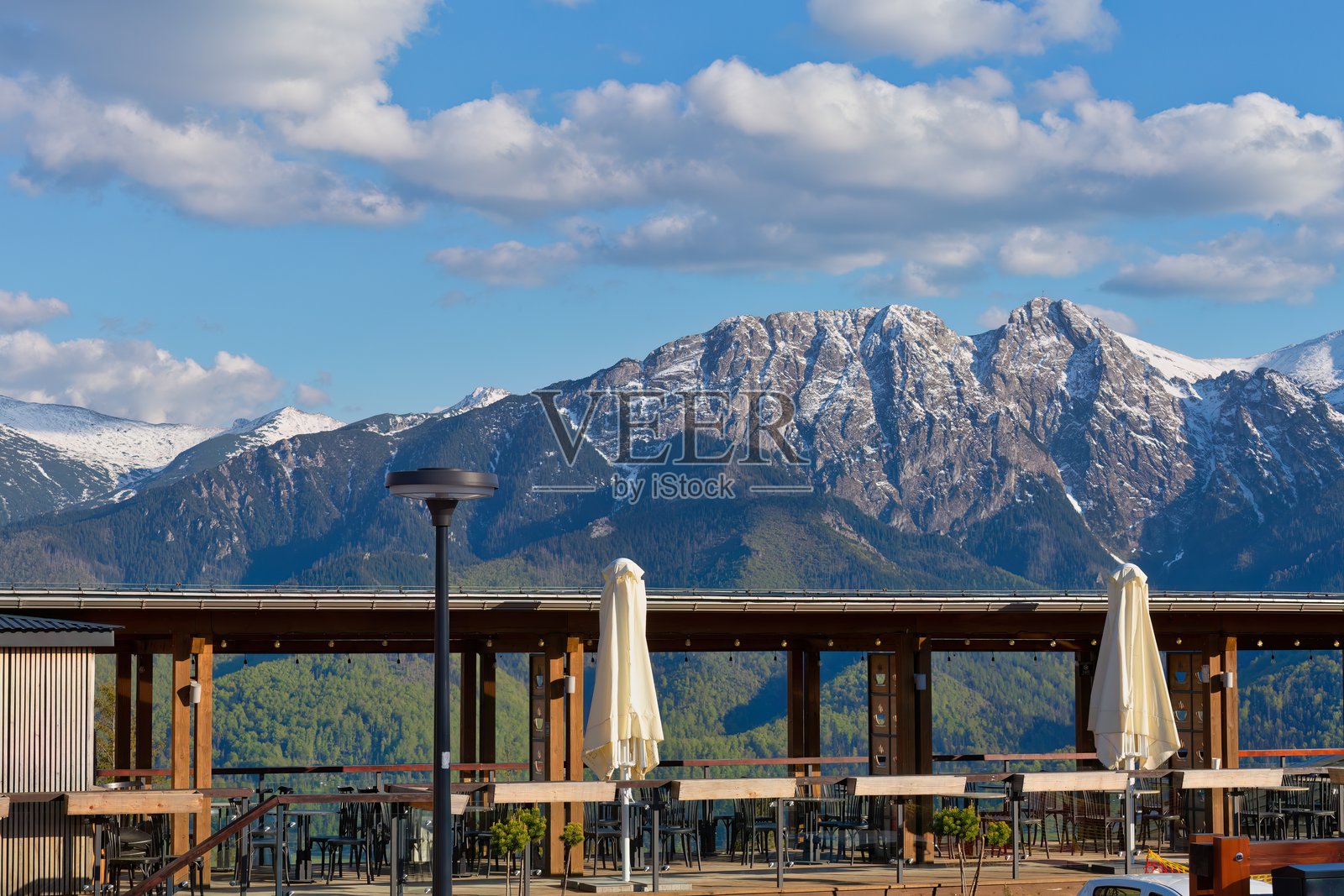 山坡咖啡馆提供壮观的景色照片摄影图片