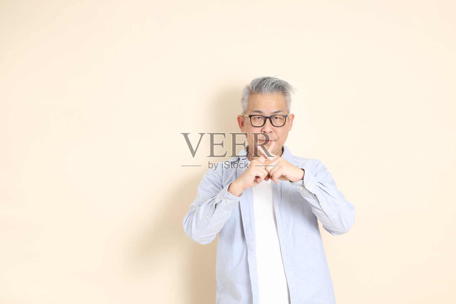 东亚男性照片摄影图片