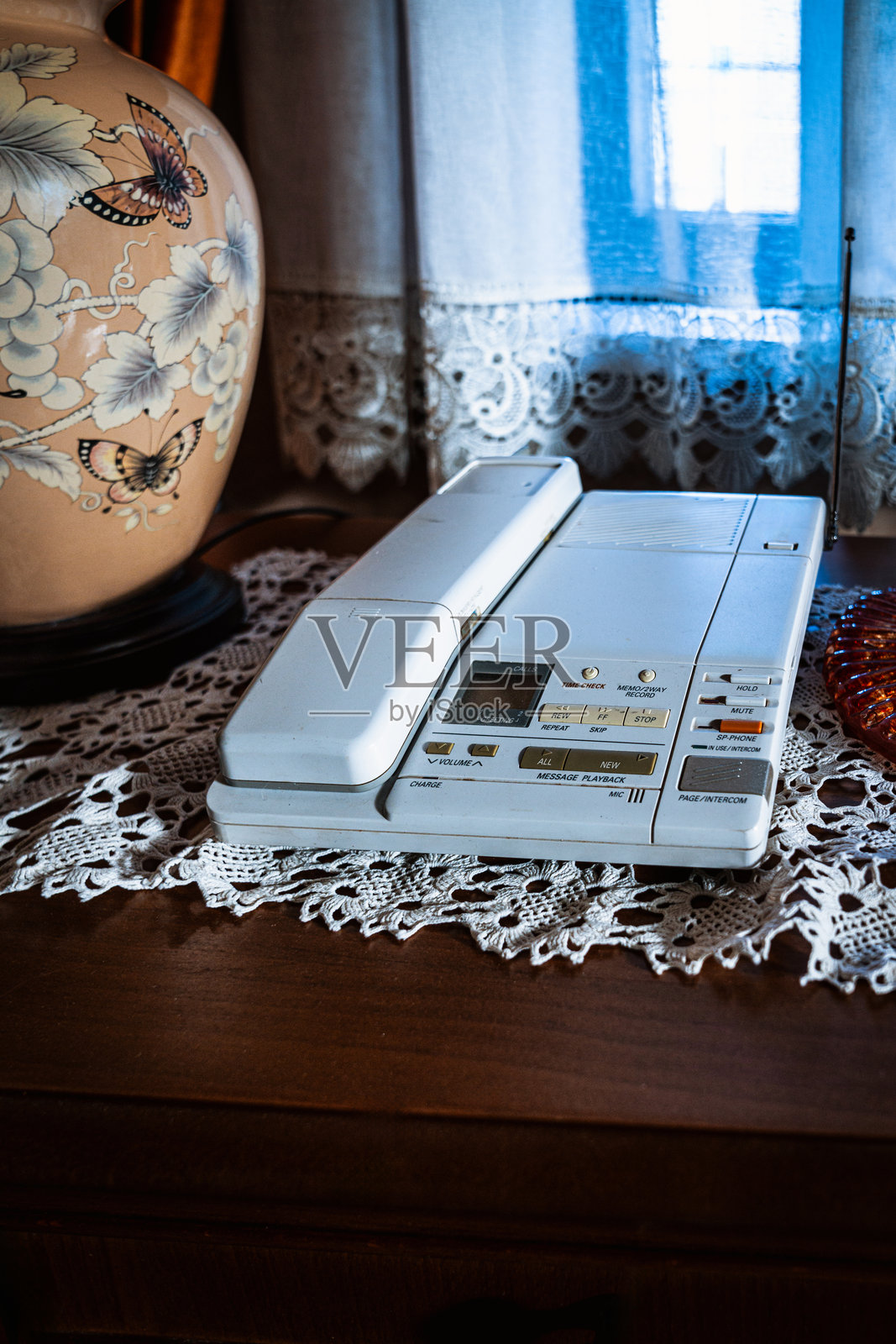 来自过去的声音，一部复古的无绳电话照片摄影图片