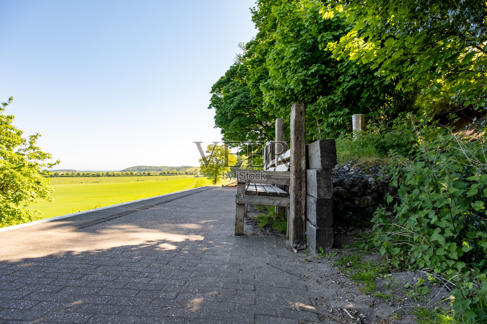 火车站的长椅照片摄影图片