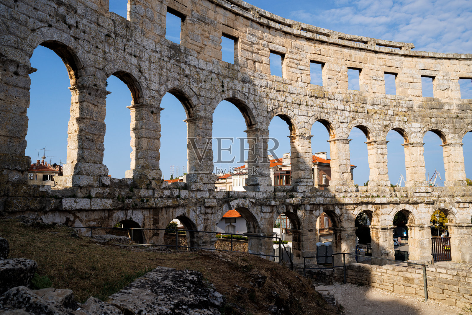 普拉，伊斯特拉，克罗地亚的塞尔吉乌斯拱门细节照片摄影图片