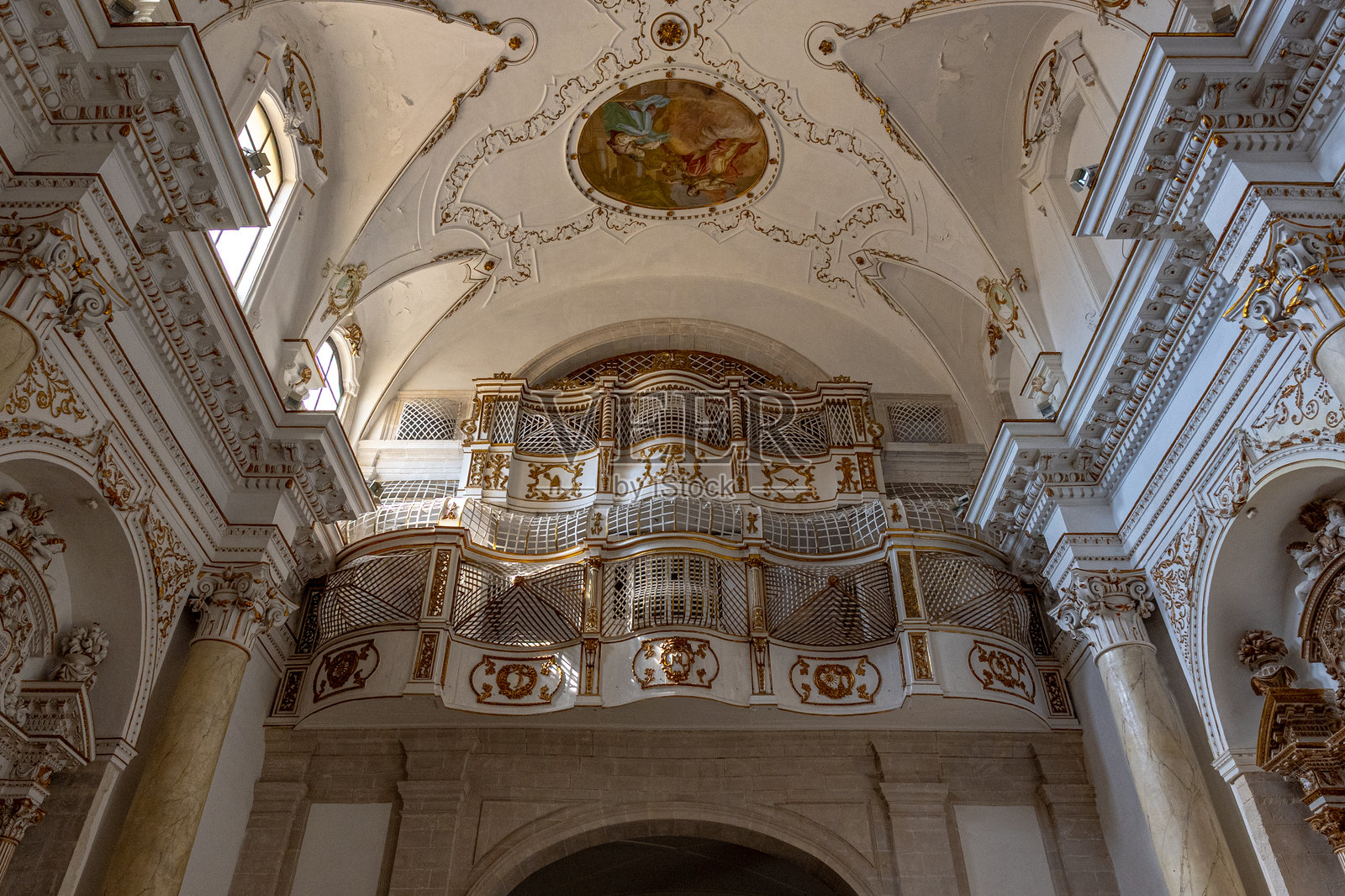 意大利西西里岛一座巴洛克教堂内的风琴照片摄影图片