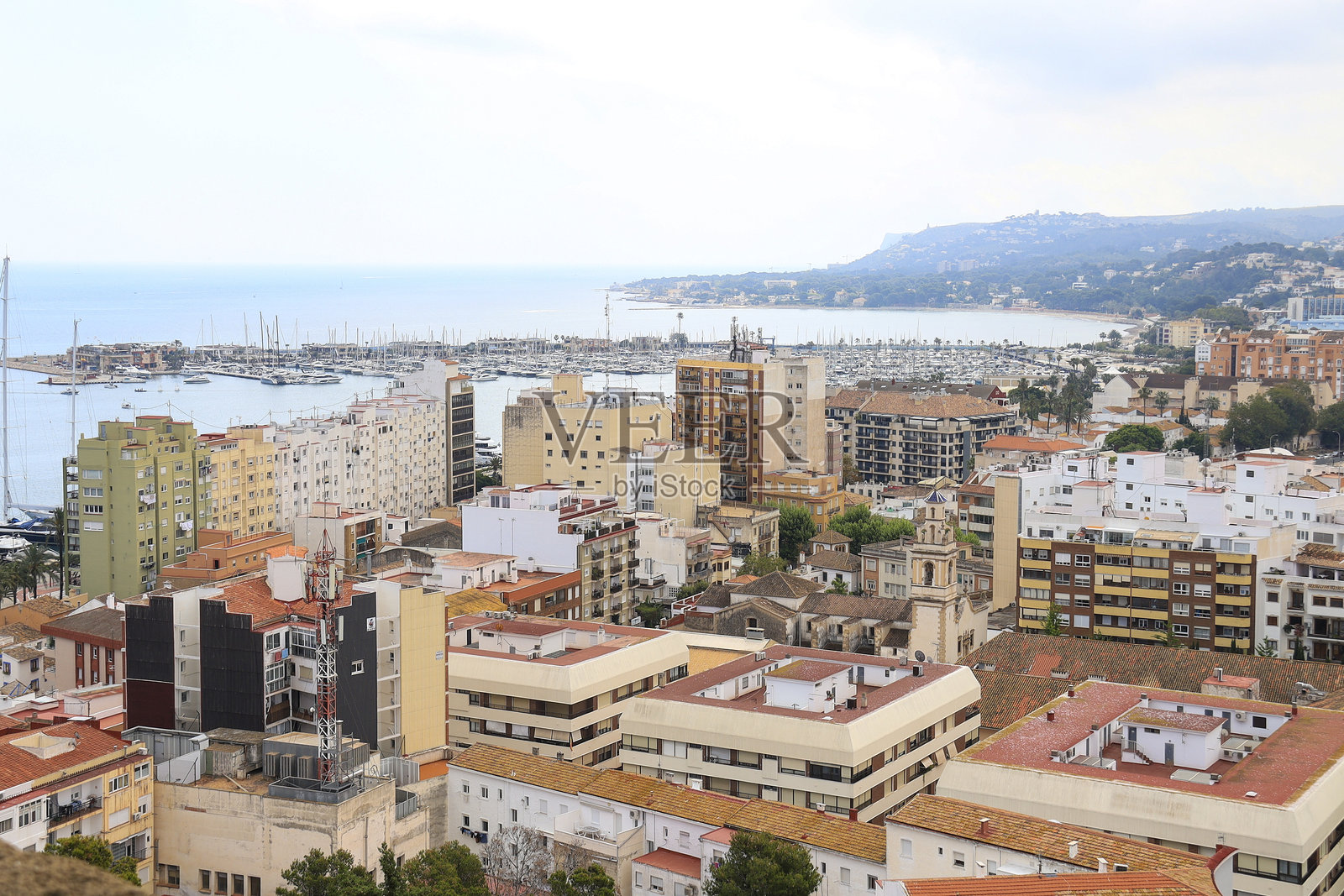 从城堡俯瞰德尼亚市和港口的全景照片摄影图片