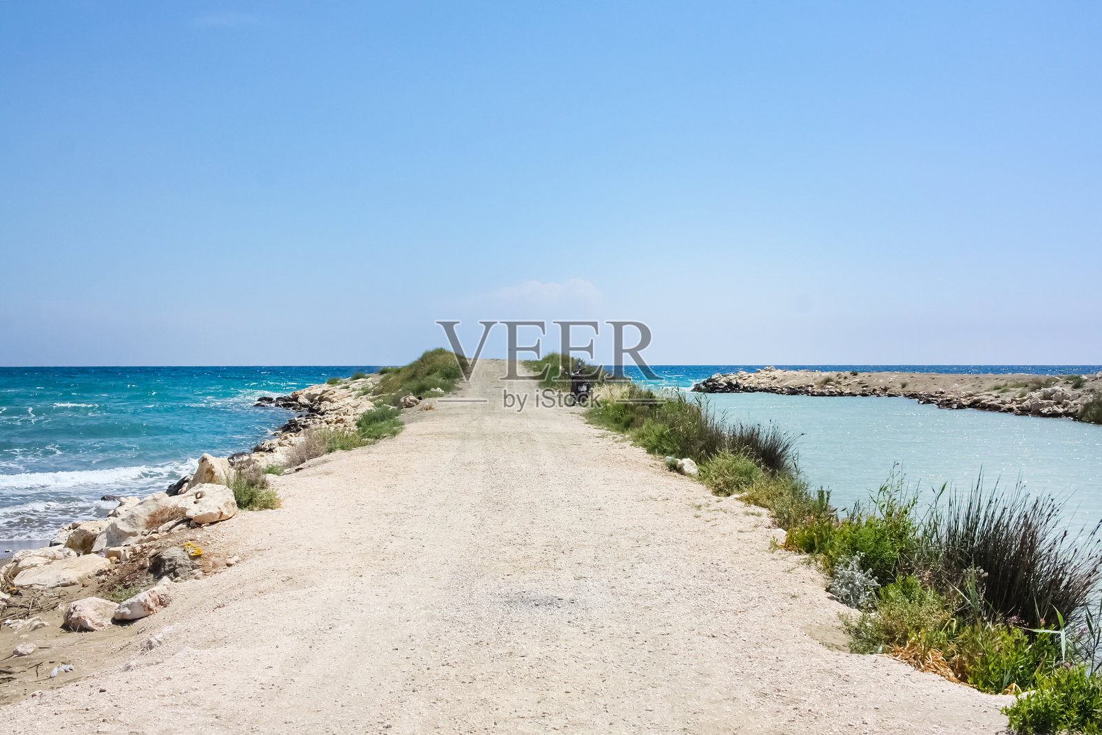 地中海对面美丽的狭长陆地景观照片摄影图片