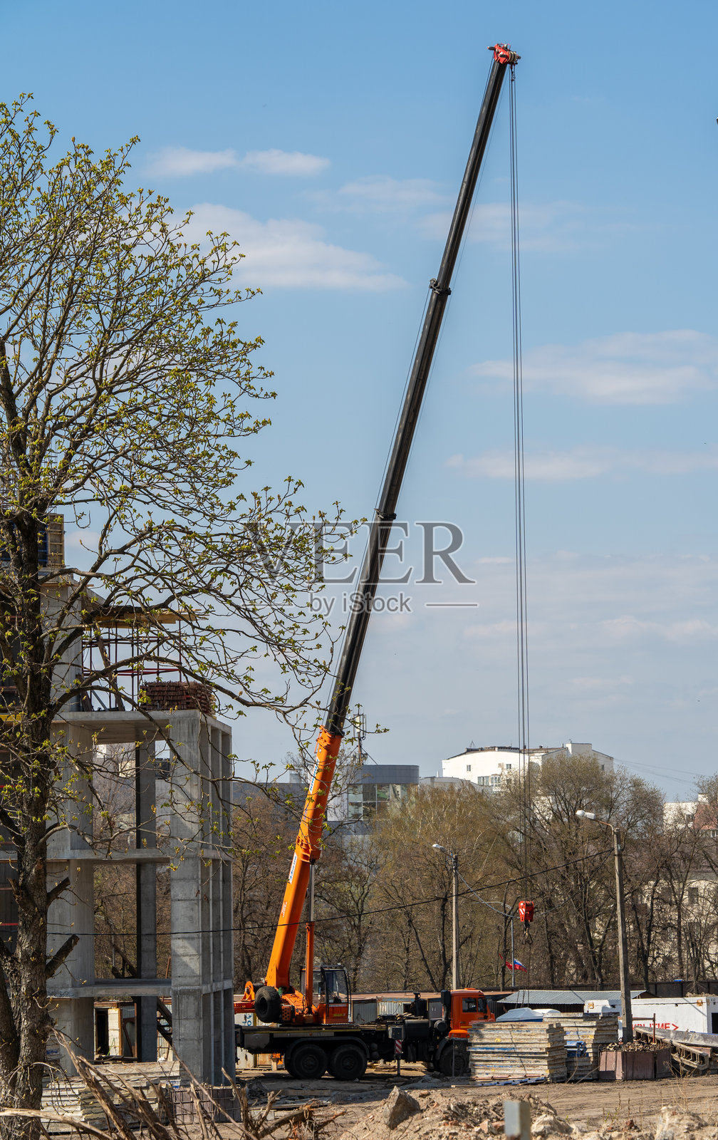 单体房屋的建造照片摄影图片
