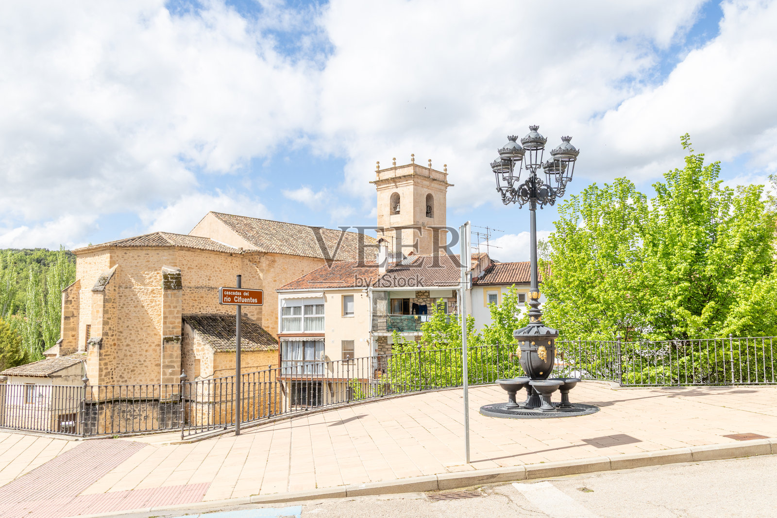 瓜达拉哈拉的特里略镇流淌的瀑布照片摄影图片