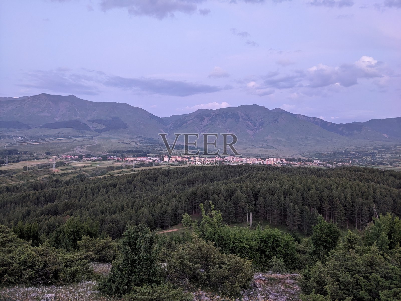 阿尔巴尼亚南部的埃尔塞克山脉照片摄影图片