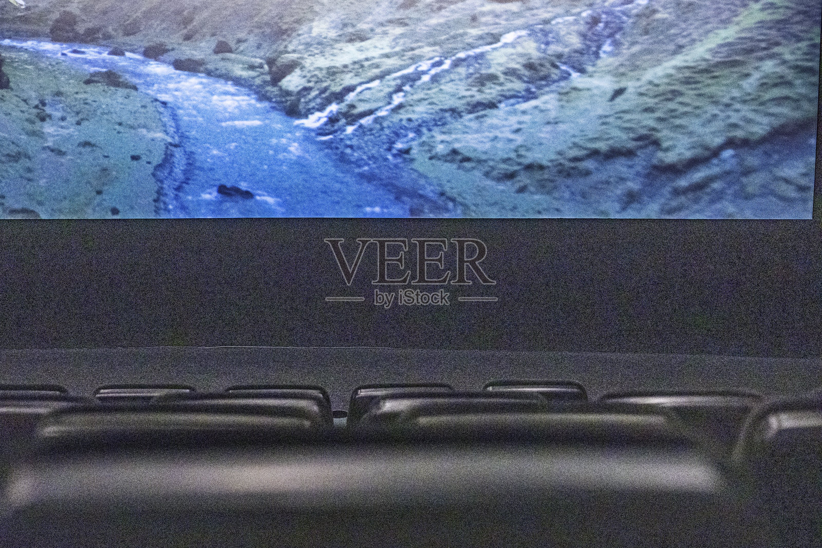 电影首映的放映设备，卡通风格照片摄影图片