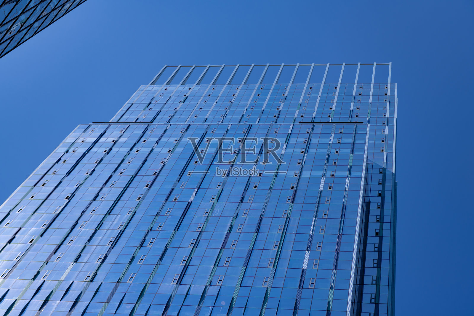 玻璃摩天大楼。城市建筑。办公楼建筑。摩天大楼建筑。商务摩天大楼。建筑商业区。优雅的玻璃办公室。照片摄影图片