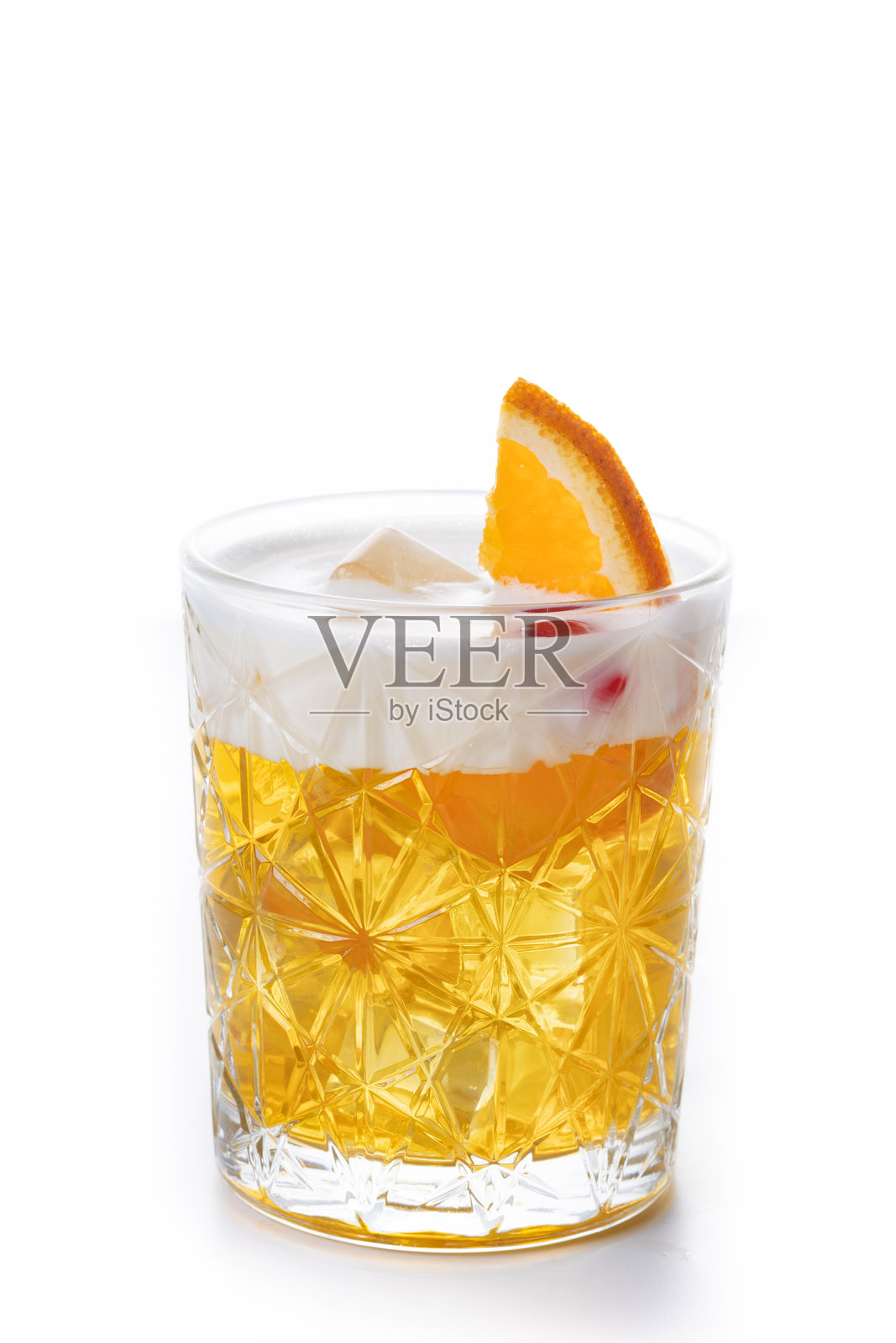 经典鸡尾酒威士忌酸酒，背景为白色照片摄影图片