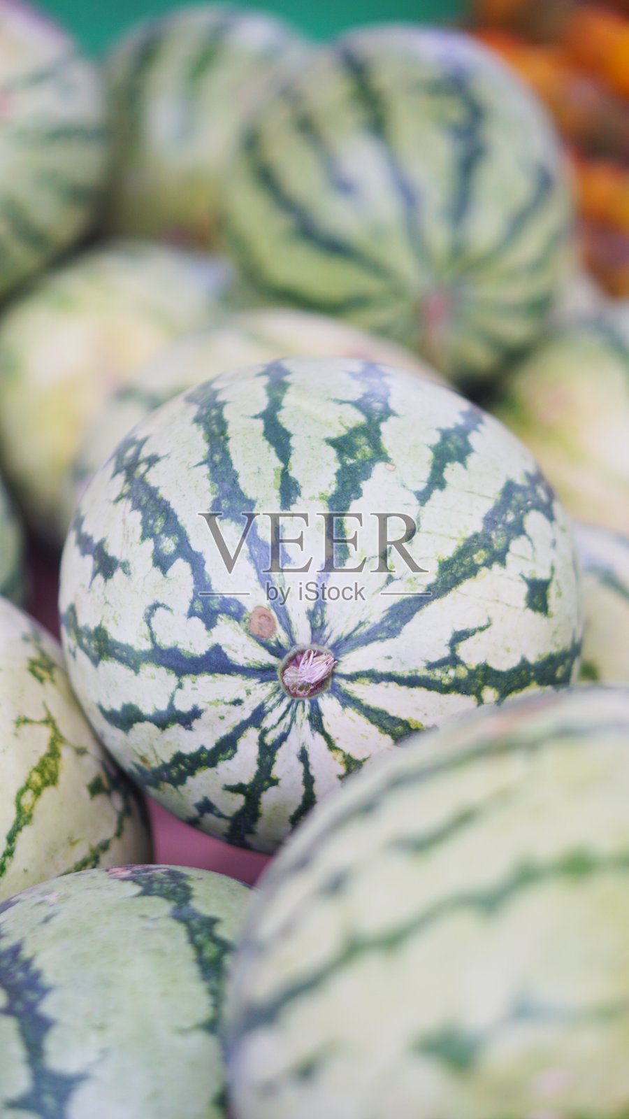 一堆成熟甜美的西瓜照片摄影图片