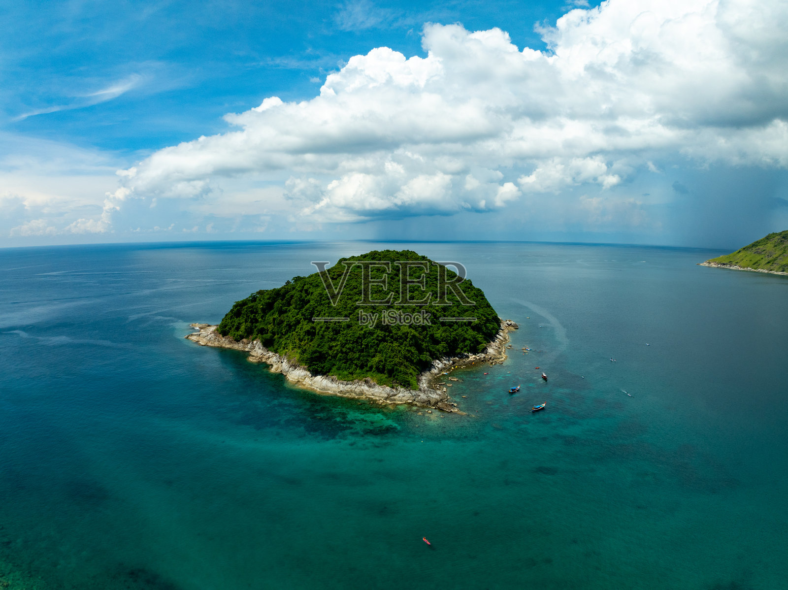 普吉岛泰国夏季海滩的鸟瞰景观照片摄影图片