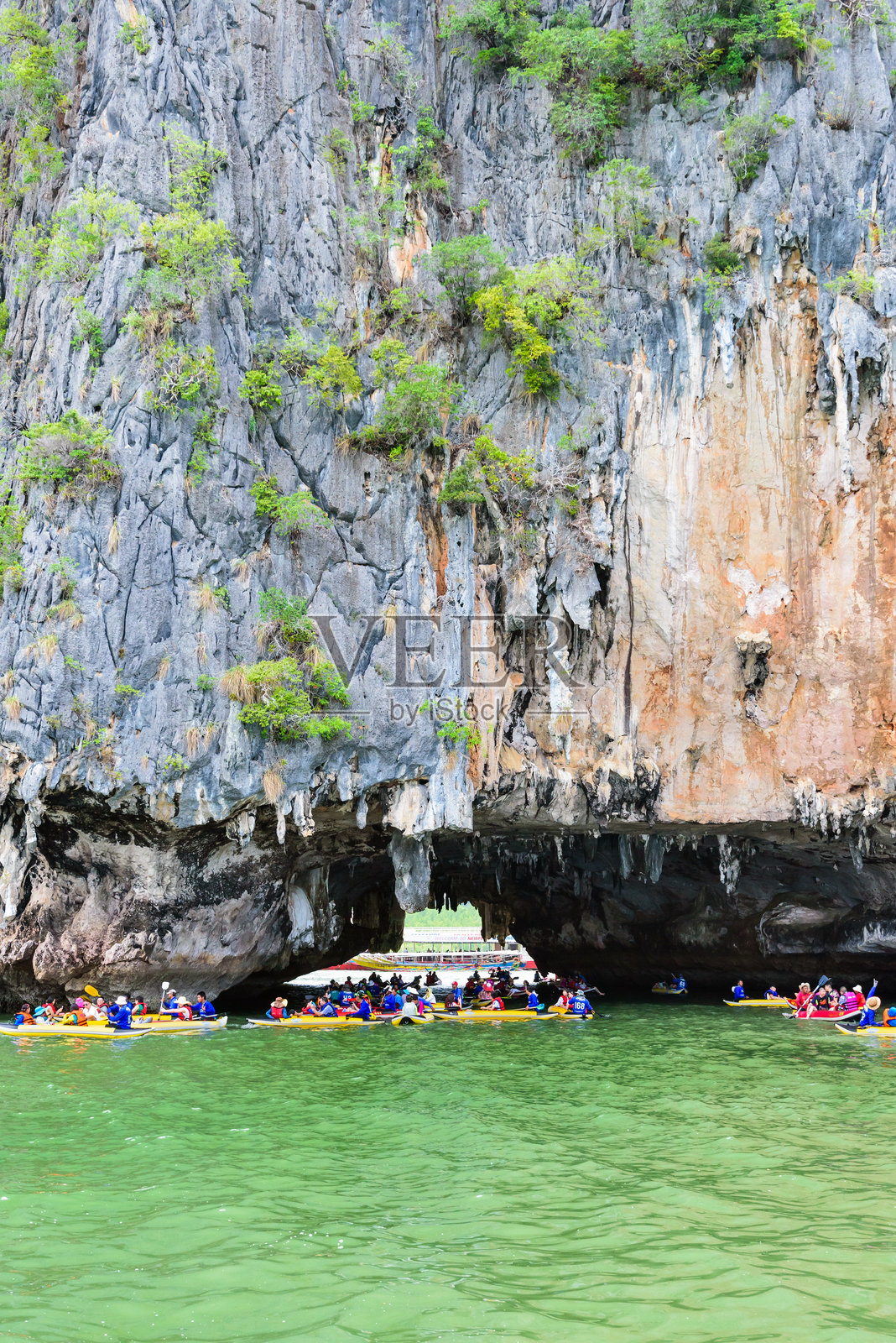 攀牙的塔姆洛洞穴飞行照片摄影图片