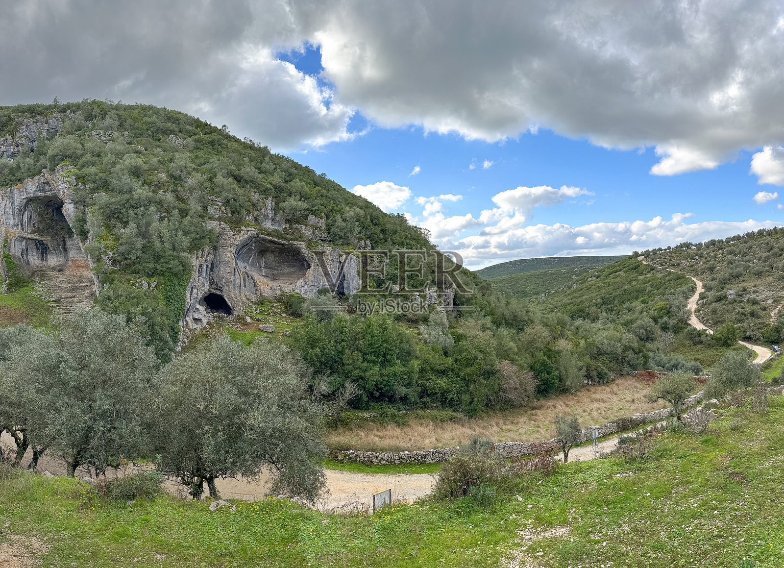 葡萄牙科英布拉的卡斯米洛洞穴谷的风景照片摄影图片