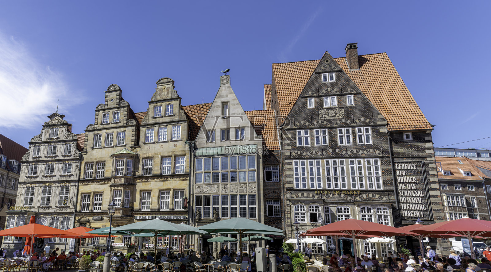 德国不来梅，2022年10月8日 - 不来梅市场广场是位于汉萨城市不来梅中心的一个广场，是该市最古老的公共广场之一。照片摄影图片