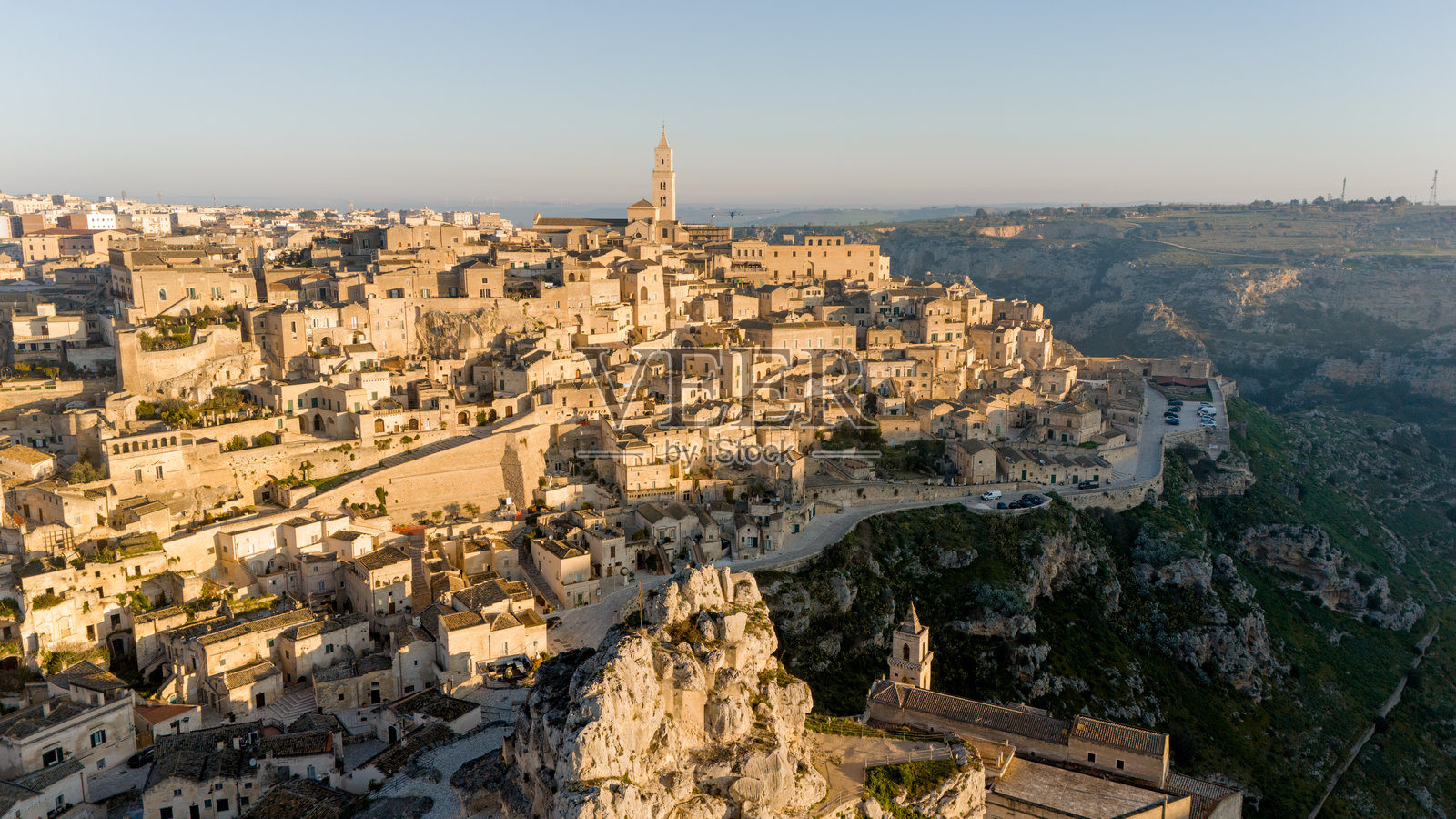 马泰拉古城的日出照片摄影图片