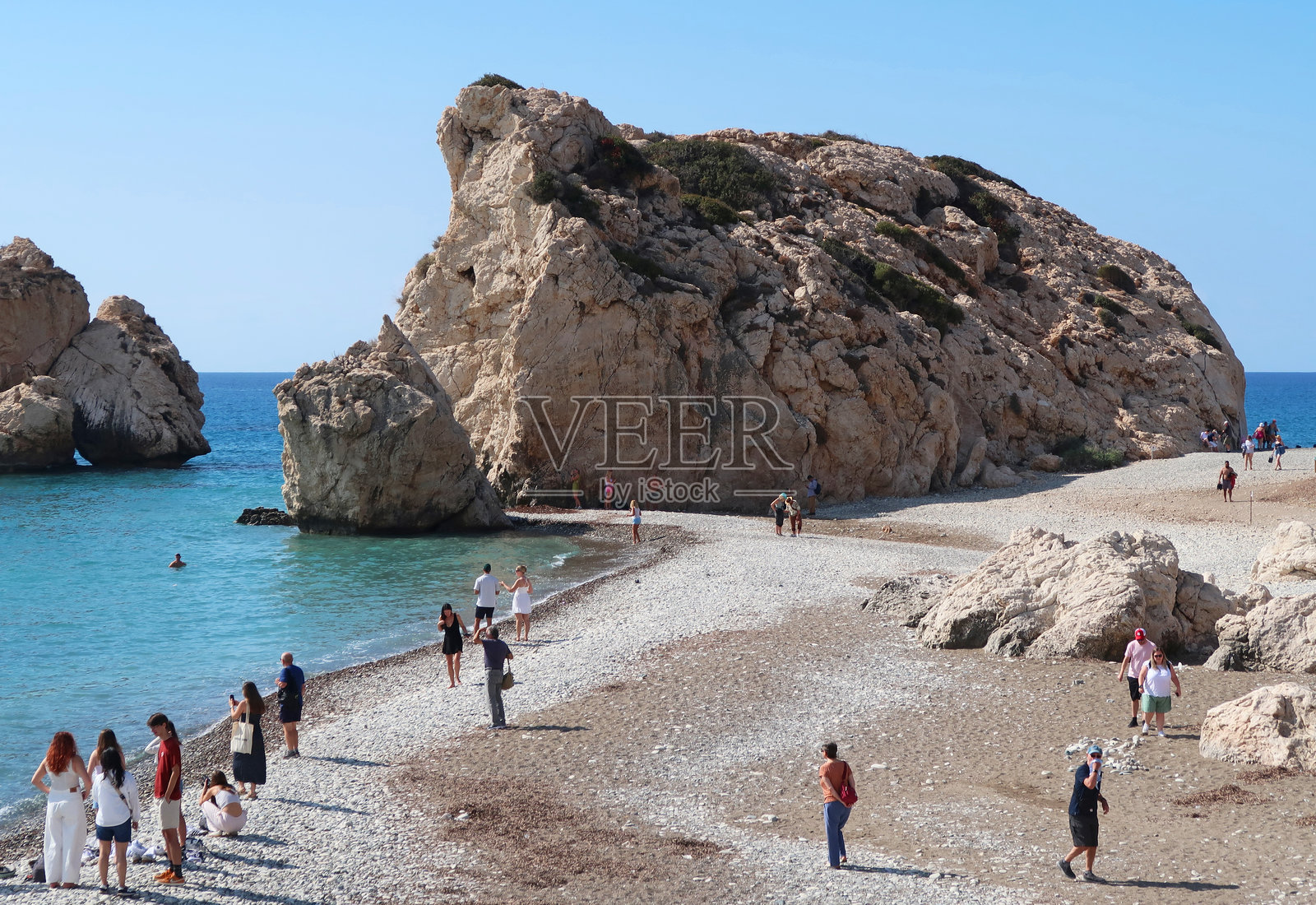 塞浦路斯阿佛洛狄忒岩的高空视角。照片摄影图片