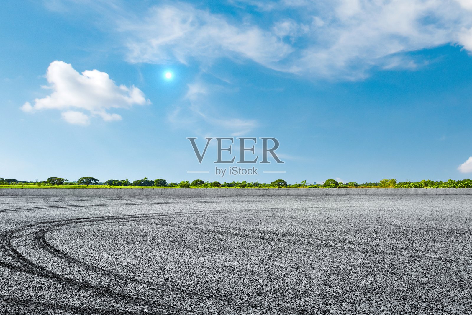 公园蓝天风景树木自然道路驾驶户外旅行路线照片摄影图片