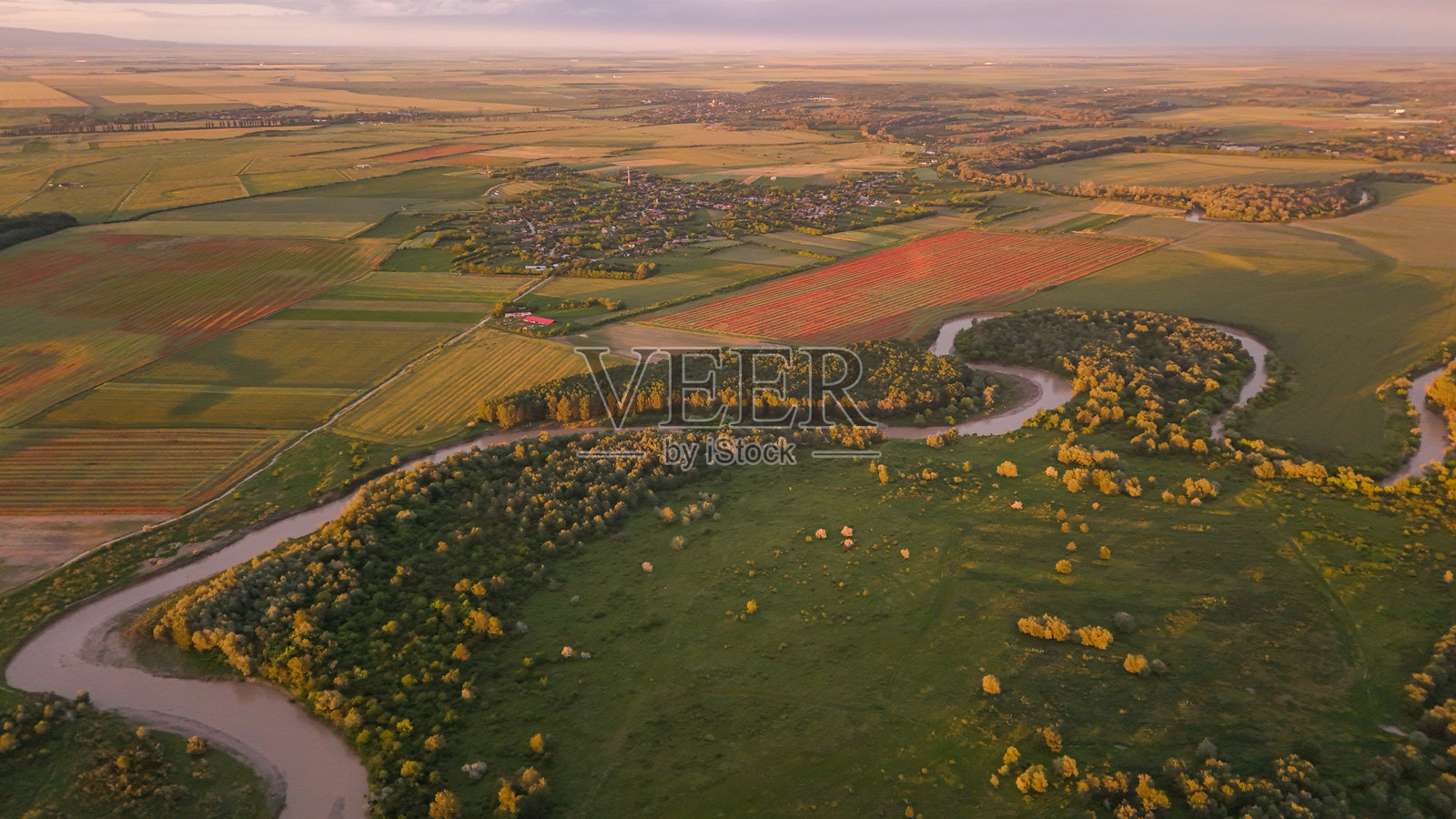 普拉霍瓦县夏季风景照片摄影图片