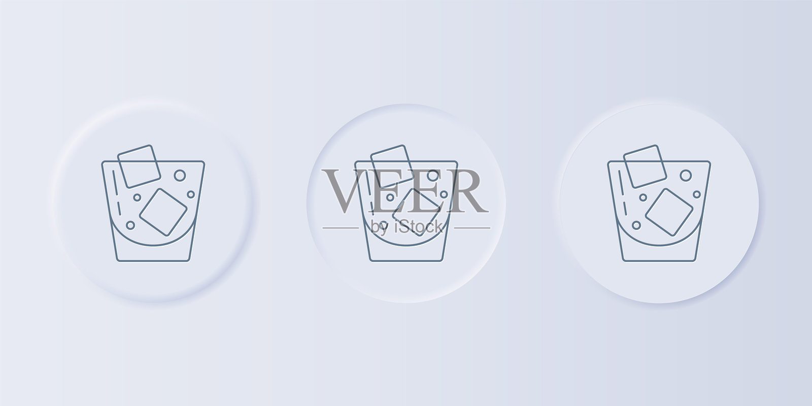 灰色背景上的威士忌和冰块图标，方形按钮中的图标集合。矢量图。插画图片素材