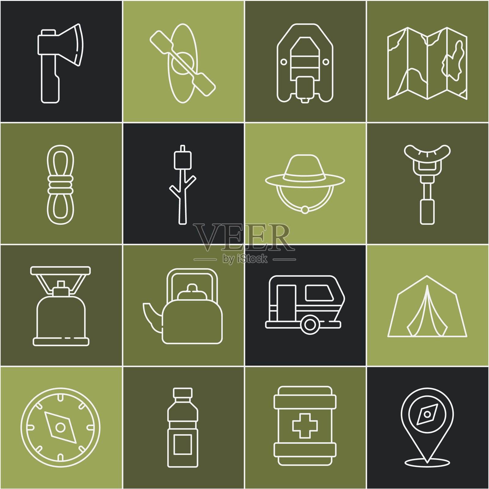 设置线条指南针、旅游帐篷、叉子上的香肠、漂流船、棉花糖棒、攀岩绳、木斧和露营帽图标。矢量图。插画图片素材