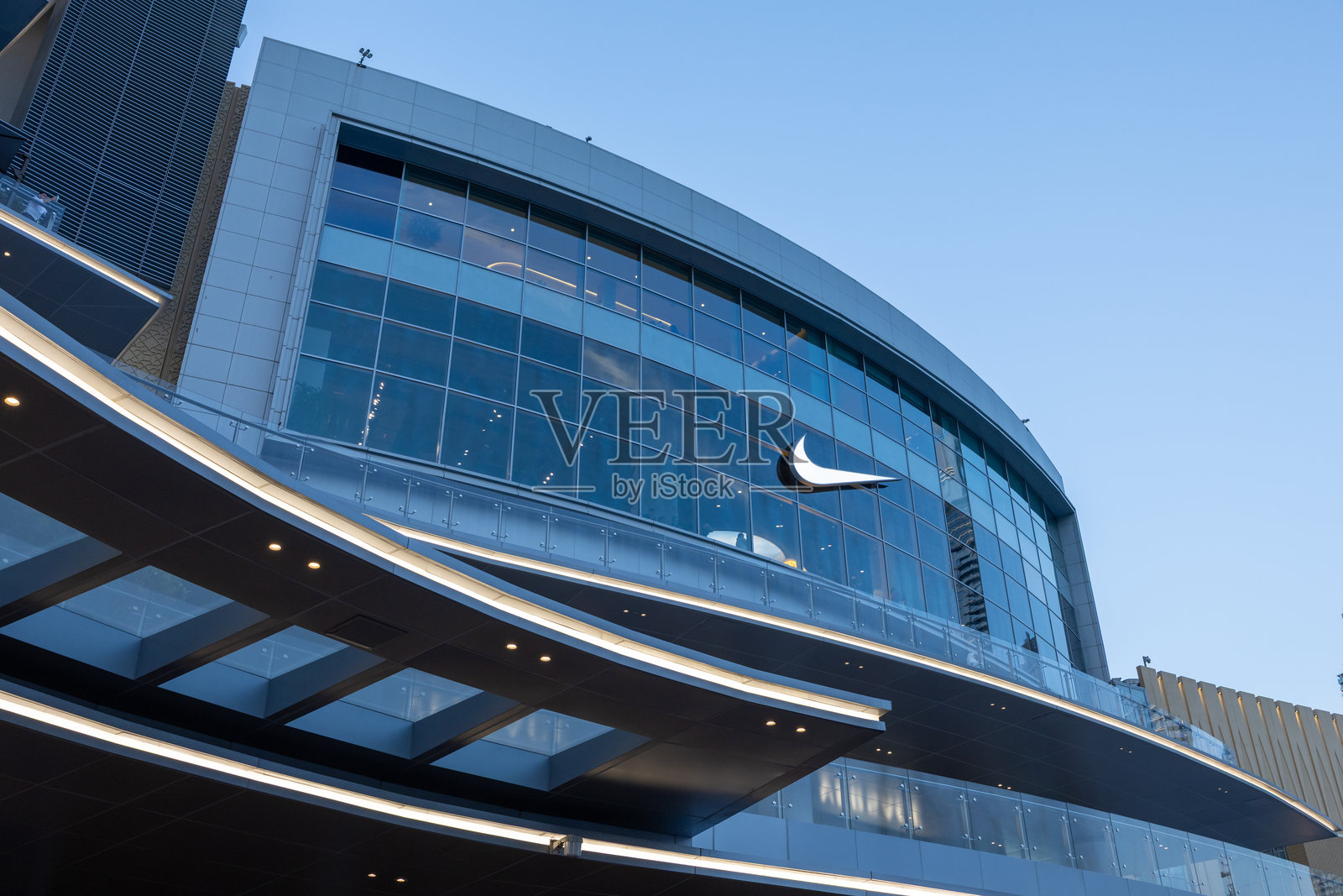 迪拜购物中心的耐克商店，阿拉伯联合酋长国迪拜照片摄影图片