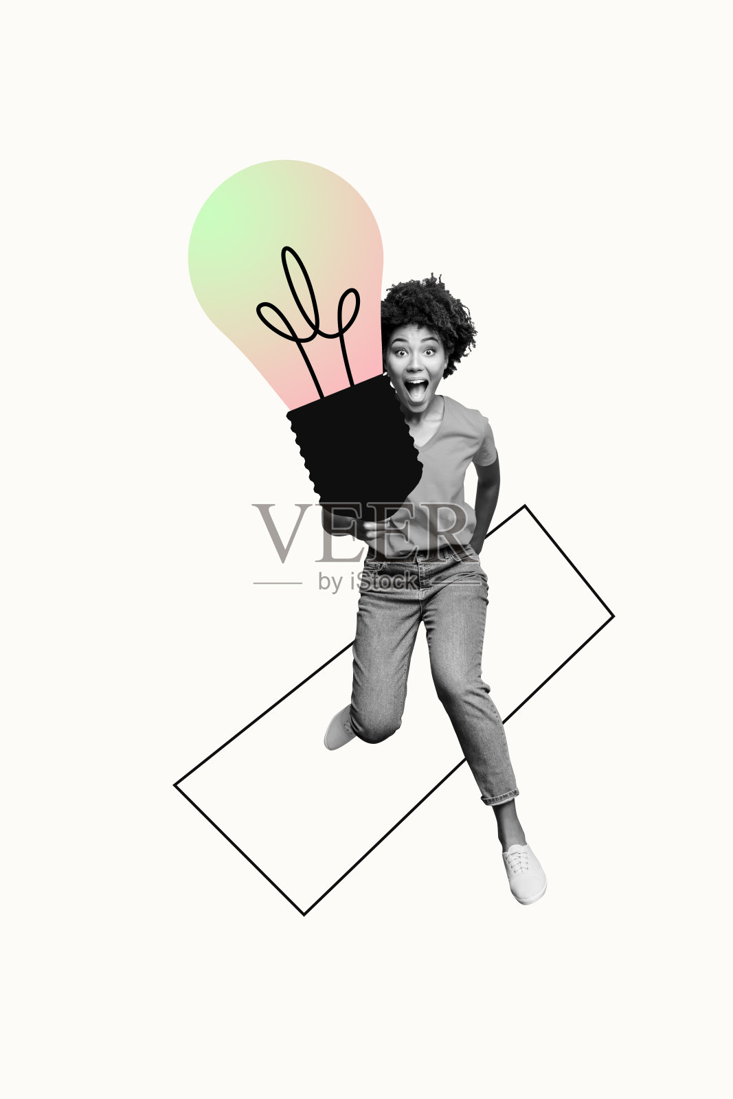 快乐女商人纵向海报艺术照片拼贴，展示了寻找灵感和启发的灯泡发展理念。照片摄影图片