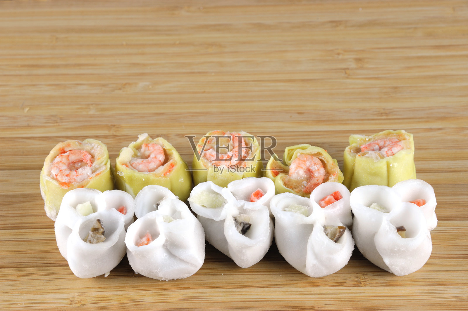 冷冻虾饺和烧卖照片摄影图片