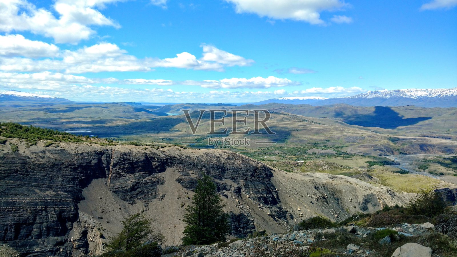 托雷斯德尔潘恩国家公园。巴塔哥尼亚。雪山。小径。照片摄影图片