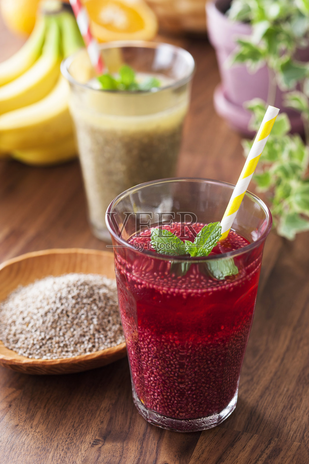 奇亚籽饮料 / 蔓越莓照片摄影图片