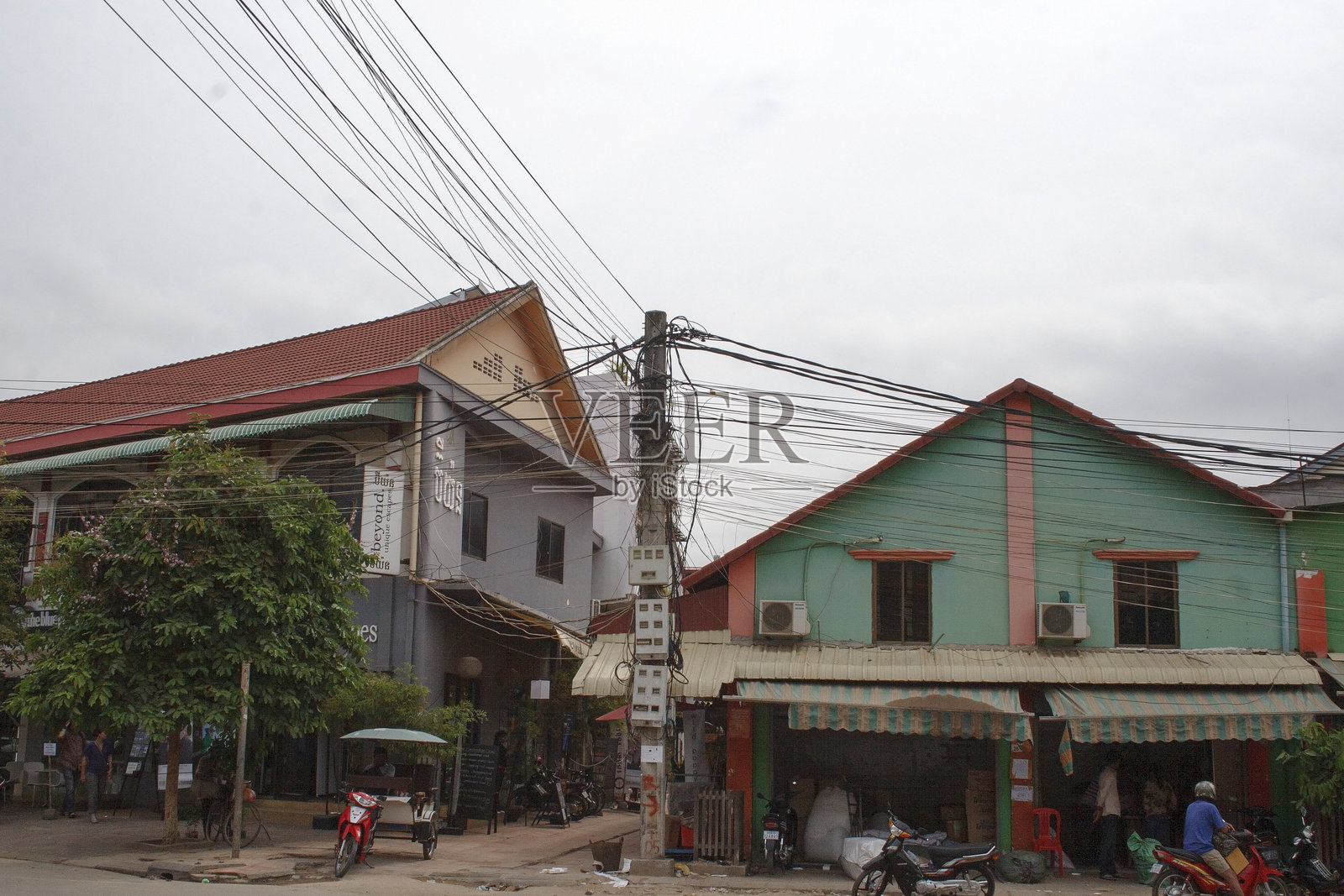 柬埔寨暹粒的繁忙街道照片摄影图片